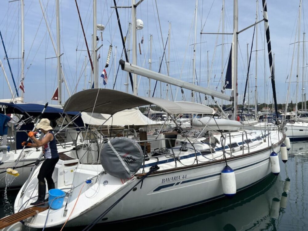Bavaria 44