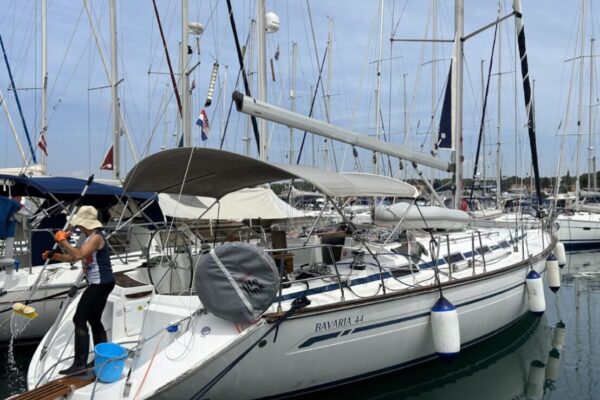 Bavaria 44