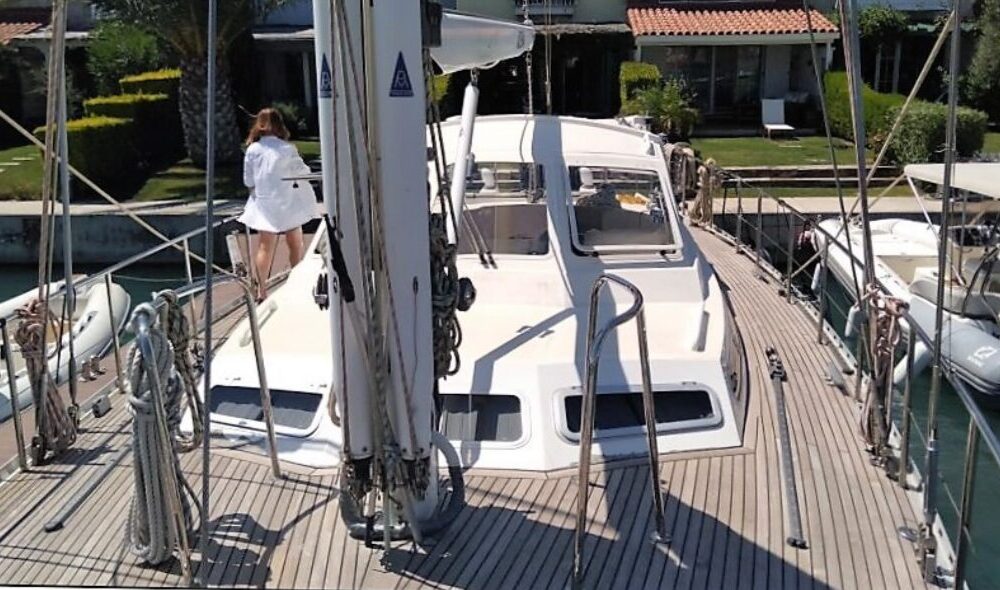 Van Dam Nordia Pilot House Cruiser 58