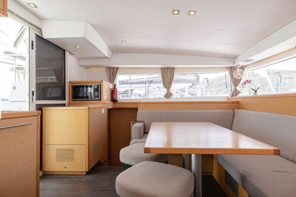 Lagoon 400 S2 Catamaran