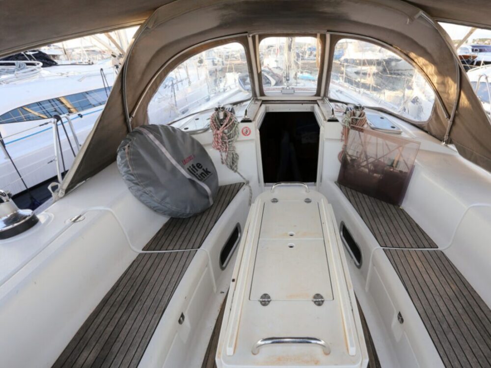 Bavaria 44