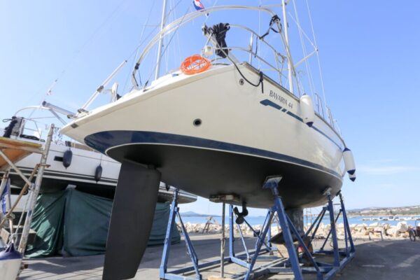 Bavaria 44