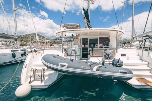 Lagoon 400 S2 Catamaran