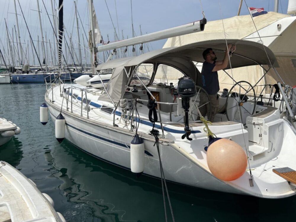 Bavaria 44