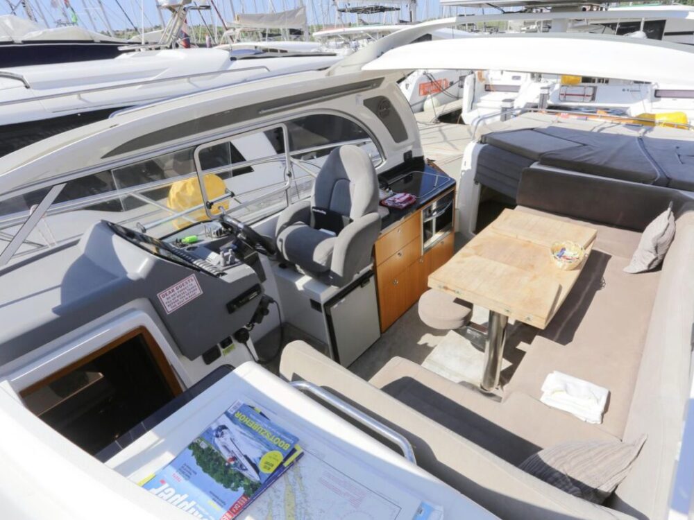 Marex 320 Aft Cabin Cruiser (powerboat)
