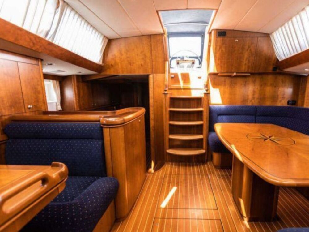 Van Dam Nordia Pilot House Cruiser 58
