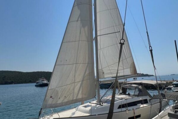 Dufour 382 Grand Large